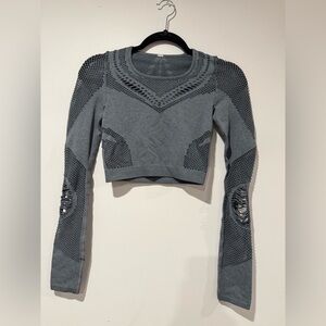 ALO Yoga Womens Siren Long Sleeve Cutout Crop Top Performance Running Small